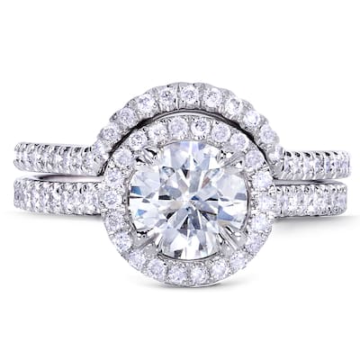 Annello by Kobelli 14k White Gold 1 1/2ct TGW Forever One DEF Moissanite and Diamond Round Halo Fitted Bridal Rings (2pc Set)