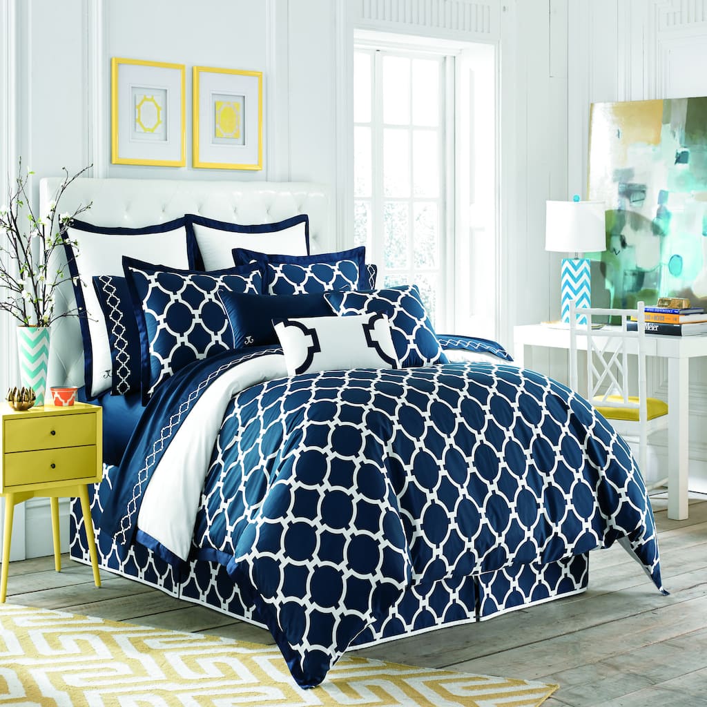 The Curated Nomad Magnolia Reversible Duvet Cover