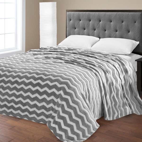 Super Plush Chevron Print Micro Fleece Blanket