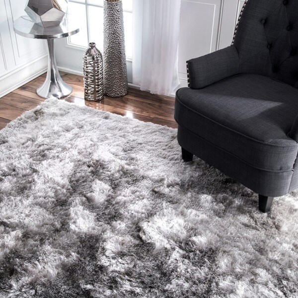 nuLOOM Handmade Soft and Plush Silken Solid Shag Silver Rug (5' x 8