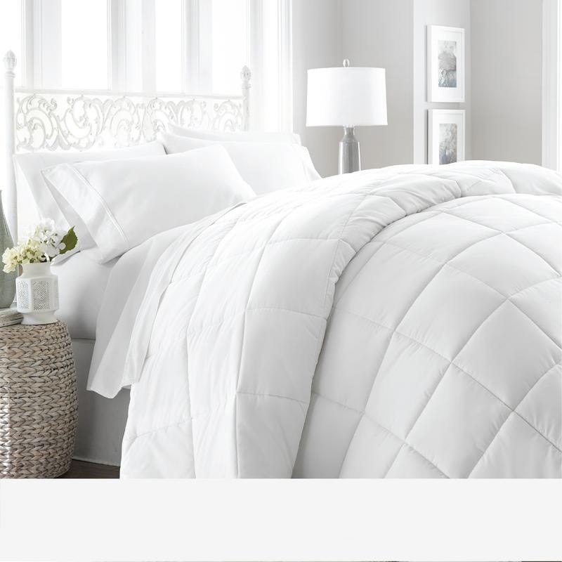 Premium Ultra Plush Down Alternative Comforter by Soft Essentials