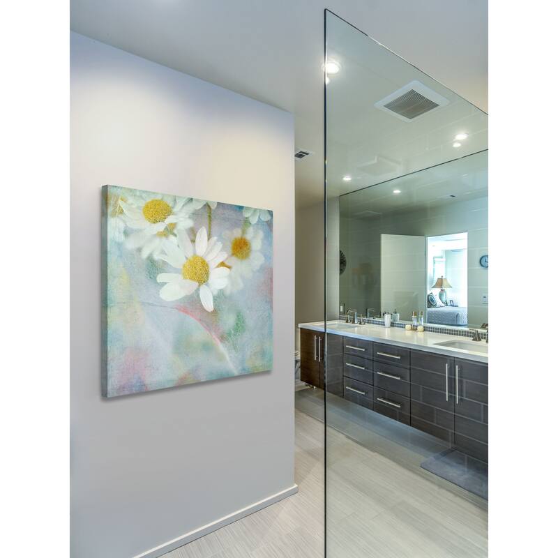Marmont Hill Julie Joy 'White Daisy 1' Painting Print on Canvas - Multi-Color