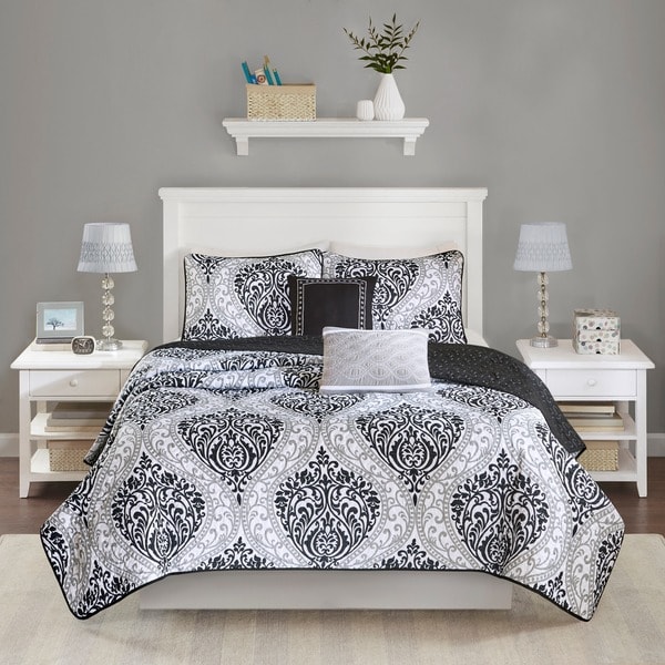 Intelligent Design Sydney Black Coverlet Set