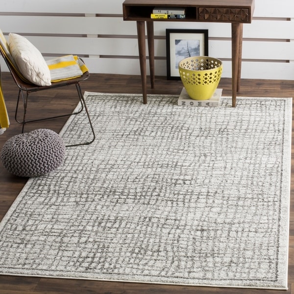 Safavieh Adirondack Vintage Silver/ Ivory Rug - 6' x 9'
