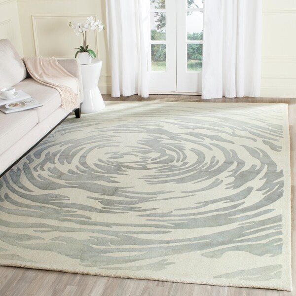 Safavieh Handmade Bella Ivory/ Grey Wool Rug - 8' x 10'