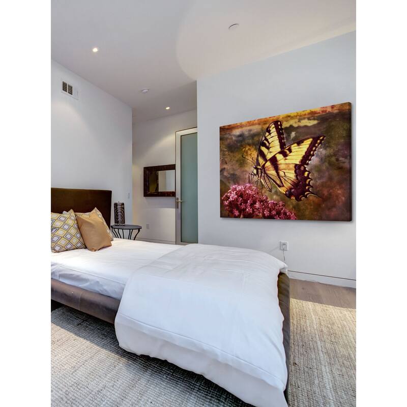 Marmont Hill - Beauty In The Rough by Robertson Painting Print on Canvas - Multi-Color