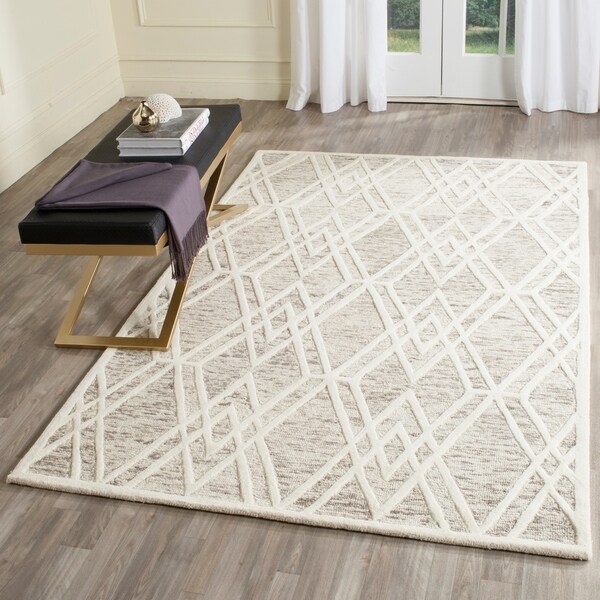 Safavieh Handmade Cambridge Modern Light Brown/ Ivory Wool Rug - 5' x 8'