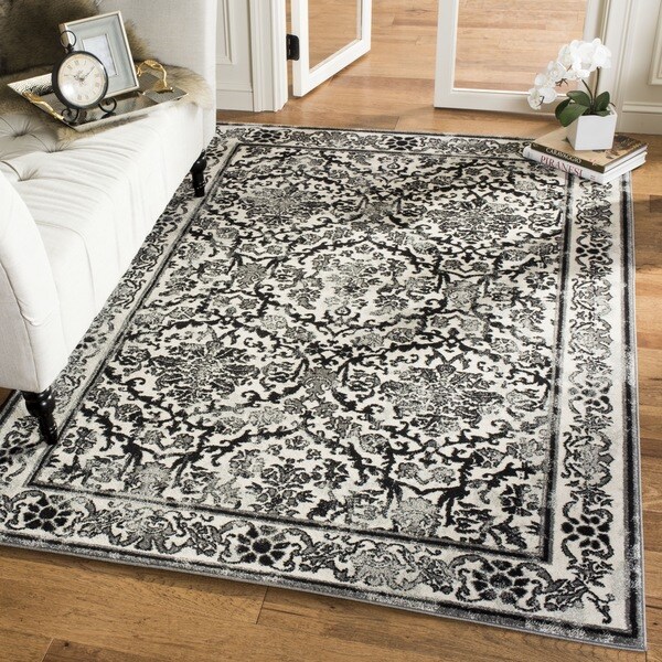 Safavieh Evoke Vintage Oriental Ivory / Grey Distressed Rug - 10' x 14'