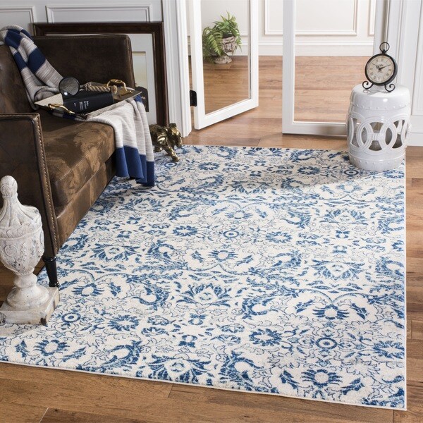 Safavieh Evoke Vintage Ivory / Blue Distressed Rug - 4' x 6'