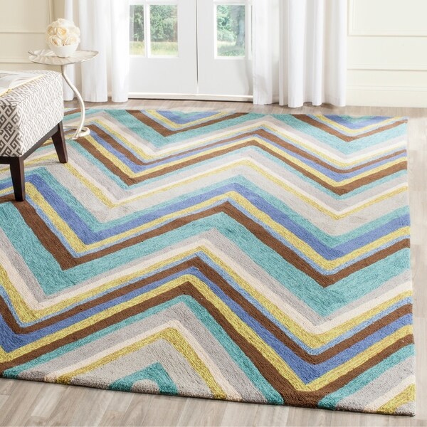 Safavieh Hand-Hooked Four Seasons Blue/ Multi Chevron Rug - 8' x 10'