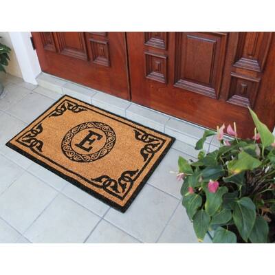 Hand Crafted by Artisans Geneva Monogrammed Entry doormat (24" x 39")