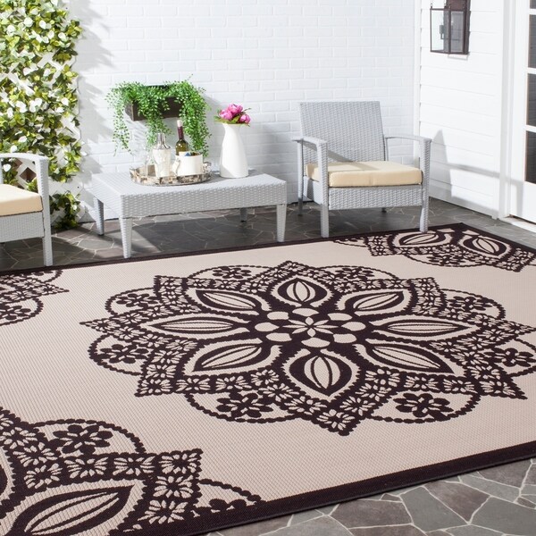 Safavieh Courtyard Floral Medallion Beige/ Black Indoor/ Outdoor Rug - 8' x 11'