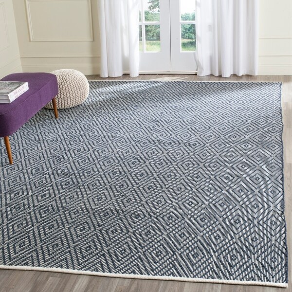 Safavieh Hand-Woven Montauk Navy/ Ivory Cotton Rug - 8' x 10'