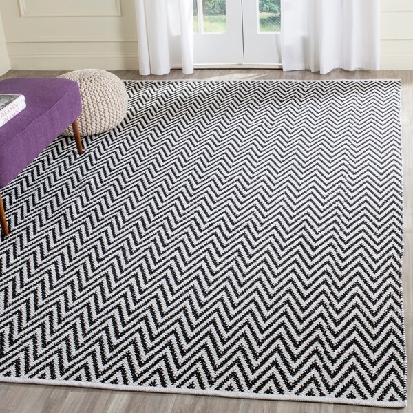 Safavieh Hand-Woven Montauk Black/ Ivory Cotton Rug - 8' x 10'