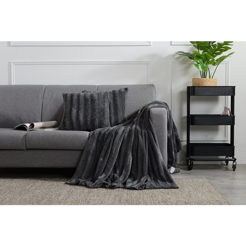 Cheer Collection Faux Fur/ Microplush Reversible Throw Blanket