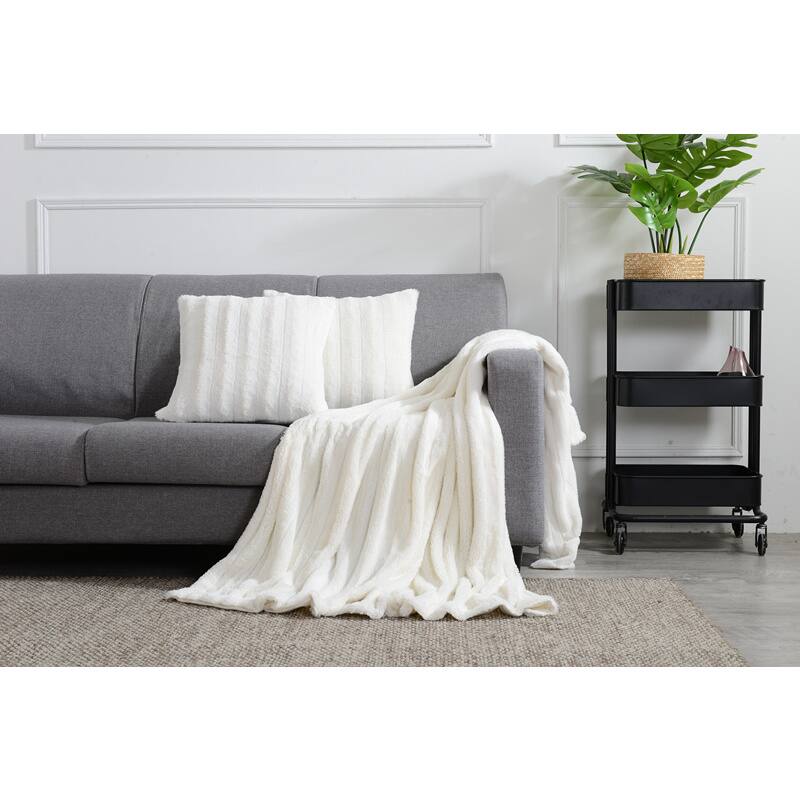 Cheer Collection Faux Fur/ Microplush Reversible Throw Blanket
