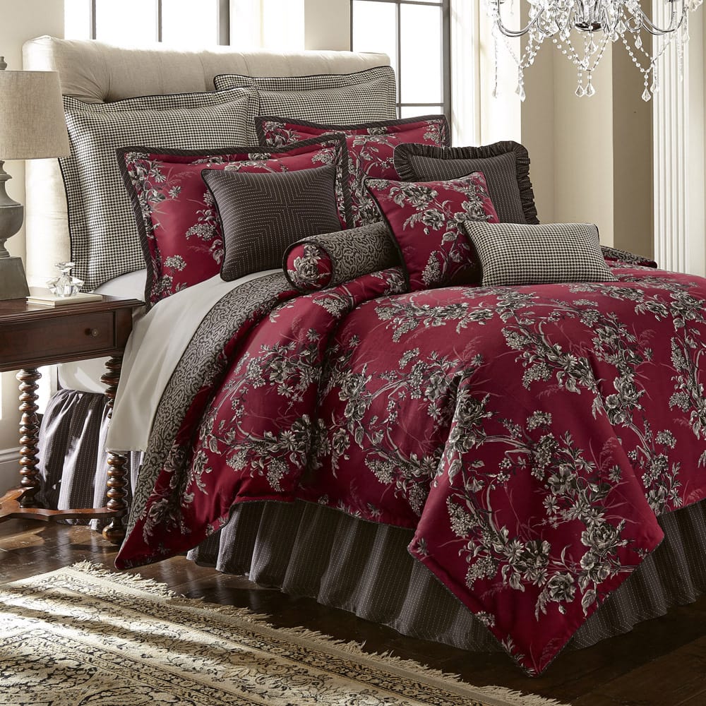 New Castle 4-piece Comforter Set by Rose Tree - Multi-color