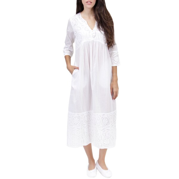 La Cera Women's Appliqued Gown