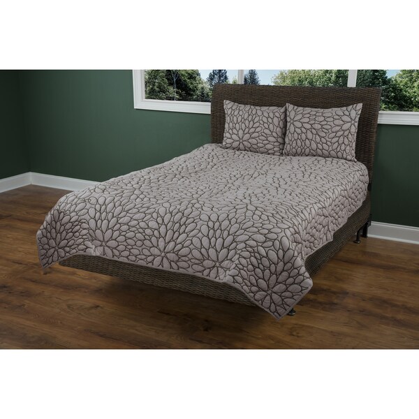 Rizzy Home Petal Blush Quilt
