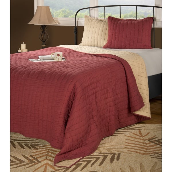 Rizzy Home Gracie Red Quilt - Overstock - 11112882