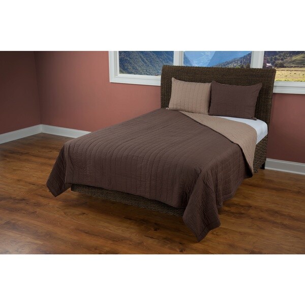 Rizzy Home Gracie Brown Quilt