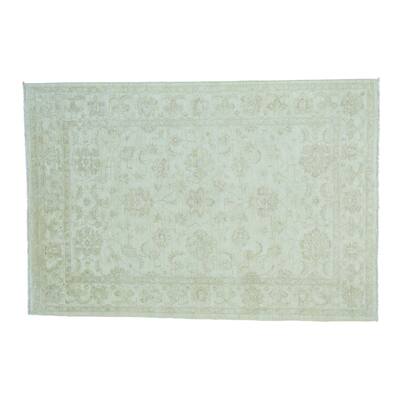 Pure Wool Sultanabad Hand-knotted Oriental Rug (6'1 x 9')