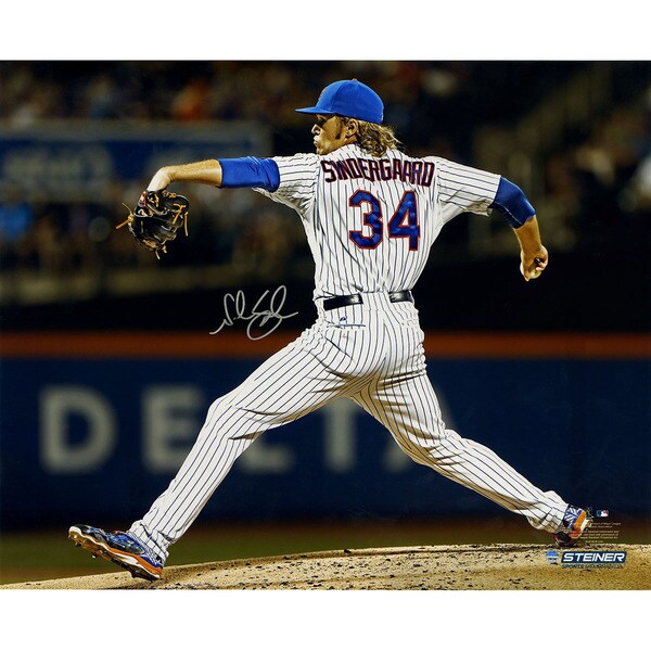 Noah Syndergaard Signed 2015 Pitching At Citi Field 16x20 Metallic Photo