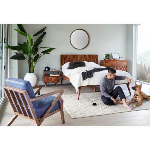 Aurelle Home Oslo Mid-Century Modern Queen Bed