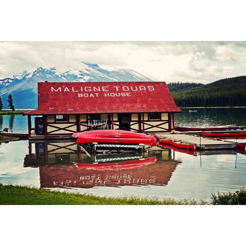 Marmont Hill - 'Maligne Lake' by Sylvia Cook Painting Print on Canvas - Multi-Color