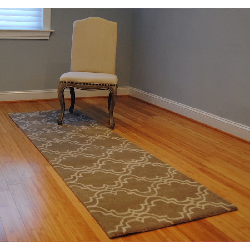 Handmade Tibetan Wool Runner (India) - 2'6 x 8'