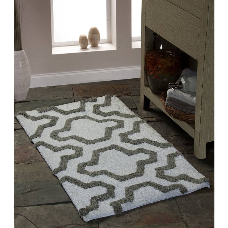 Saffron Fabs Cotton Quatrefoil Bath Rug (Set of 2)