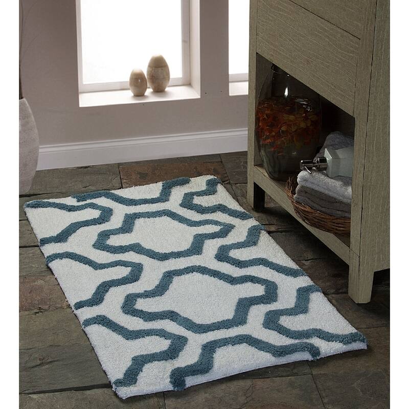 Saffron Fabs Cotton Quatrefoil Bath Rug (Set of 2)