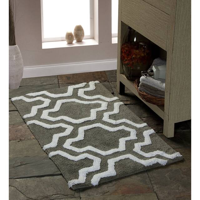Saffron Fabs Cotton Quatrefoil Bath Rug - 21 x 34 - Grey/White