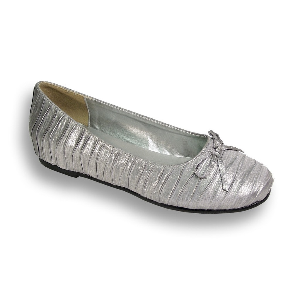 extra wide flat shoes