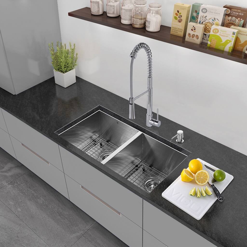 VIGO All-in-One 32-inch Stainless Steel Undermount Kitchen Sink and Laurelton Chrome Faucet Set