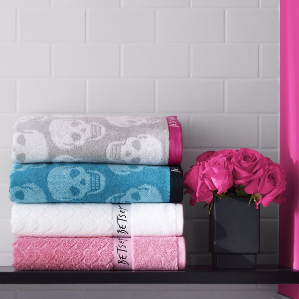 Betsey johnson towel set sale