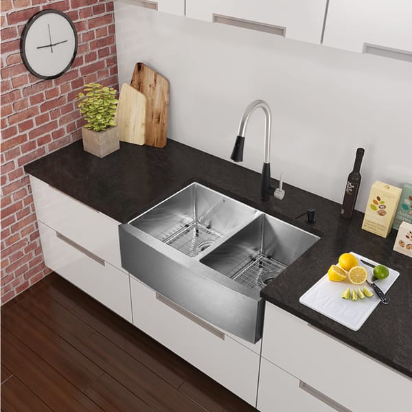 https://ak1.ostkcdn.com/images/products/11452613/VIGO-All-in-One-33-inch-Stainless-Steel-Farmhouse-Kitchen-Sink-and-Milburn-Stainless-Steel-Matte-Black-Faucet-Set-5793e089-a8db-4faf-b930-f62f8b1cd790_600.jpg?impolicy=medium