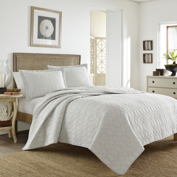 Shop Tommy Bahama Catalina Cloud Grey Quilt Set - Free Shipping Today ...