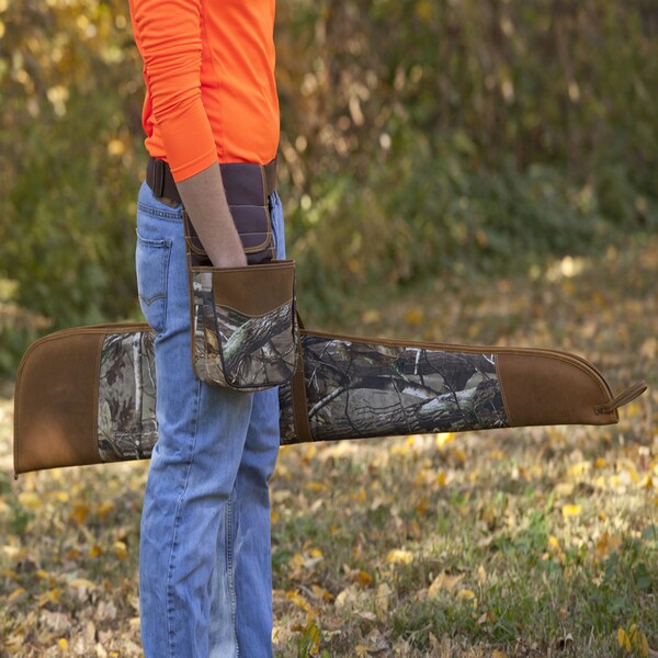 Canyon Outback Realtree 53 inch Water Resistant Rifle Case Bed