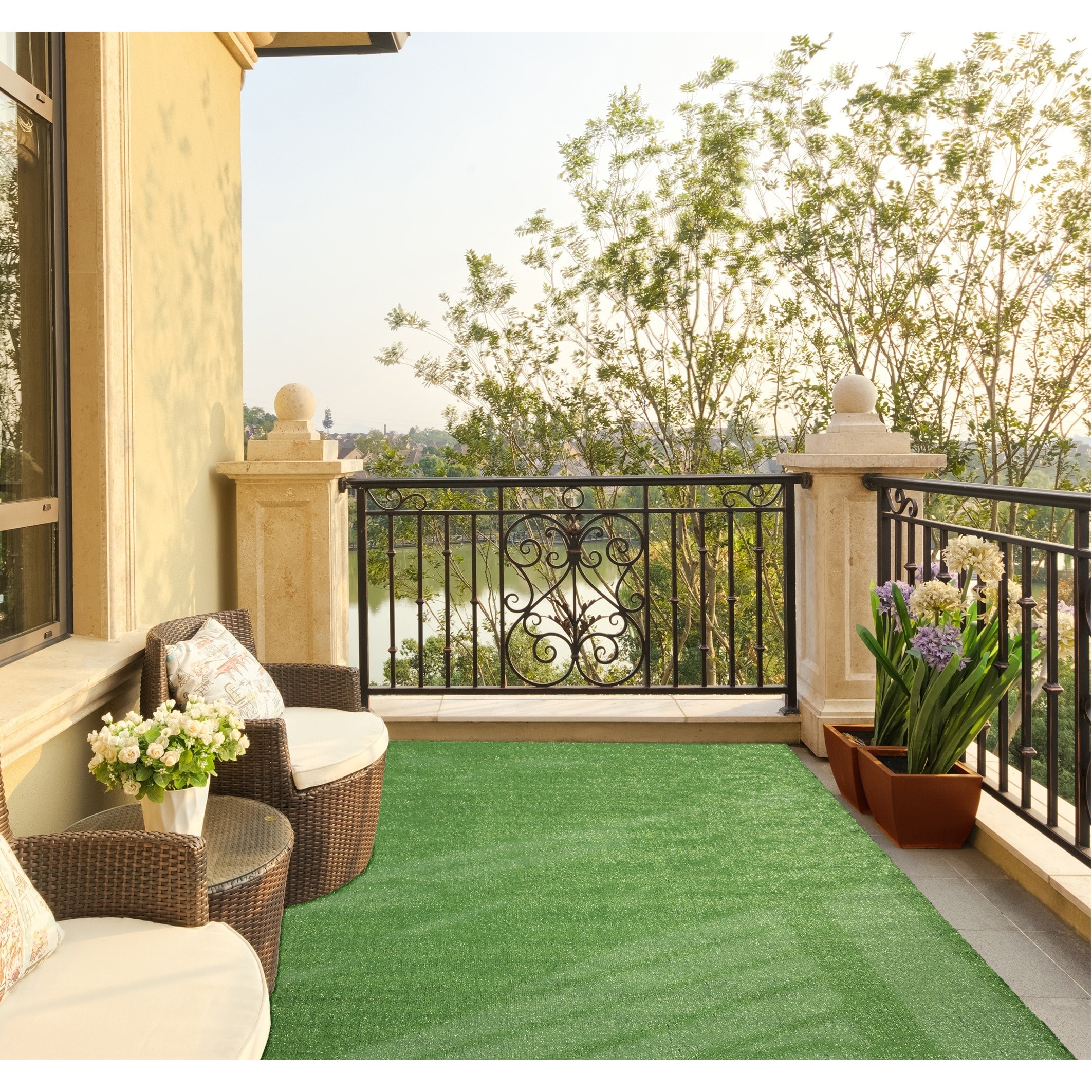 green outdoor runner