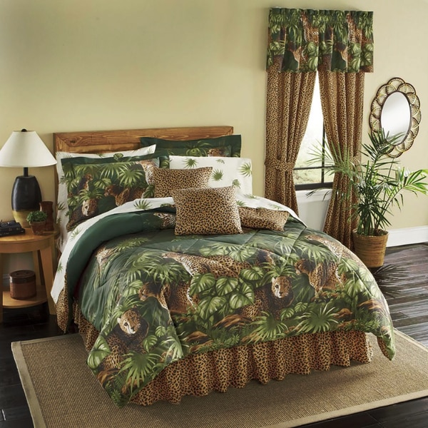 Cheetah 8-piece Bed in a Bag with Sheet Set