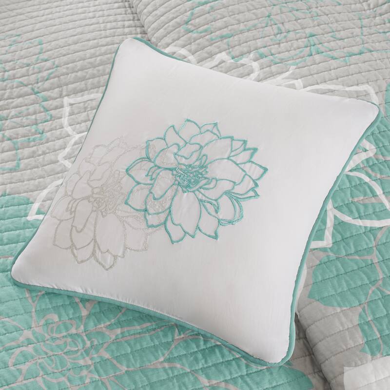 Madison Park Brianna Aqua 6 Piece Printed Cotton Quilt Set with Throw Pillows