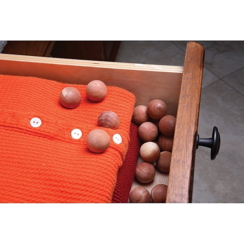 Red Cedar Wood Balls (24 Pack)