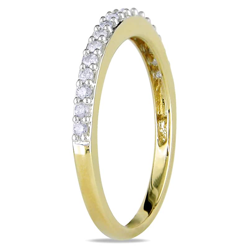 Miadora 10k Yellow Gold 1/4ct TDW Diamond Wedding Band - White