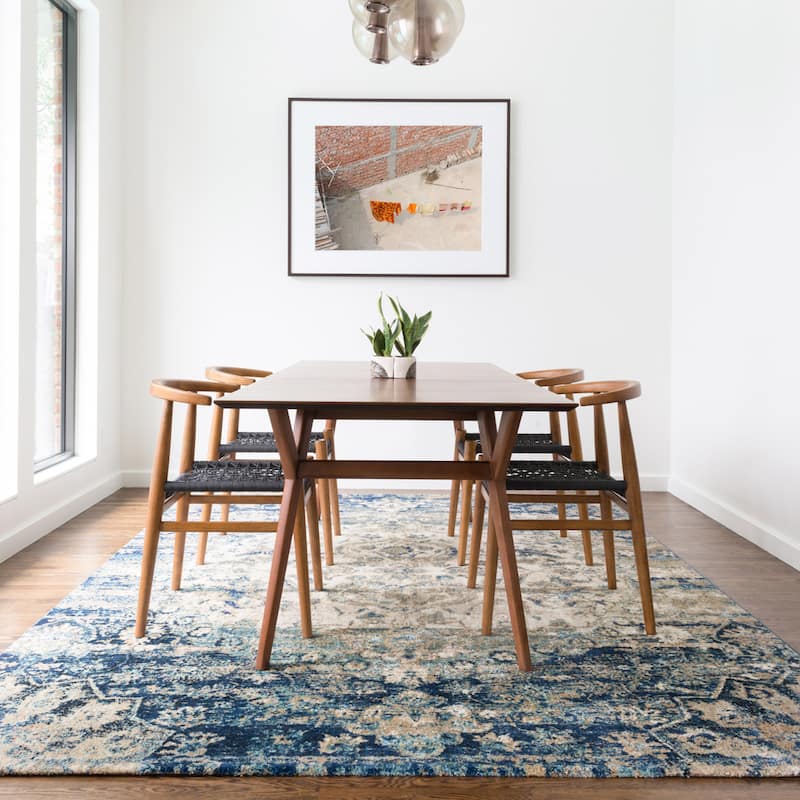 Alexander Home Contessa Distressed Transitional Medallion Rug