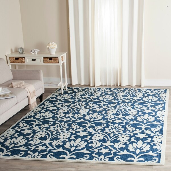Safavieh Indoor/ Outdoor Amherst Navy/ Ivory Rug - 8' x 10'