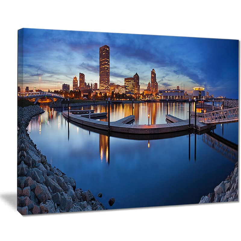 Designart "Milwaukee Panoramic View" Cityscape Photo Large Canvas Print - Blue