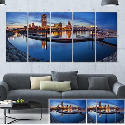 Designart "Milwaukee Panoramic View" Cityscape Photo Large Canvas Print - Blue