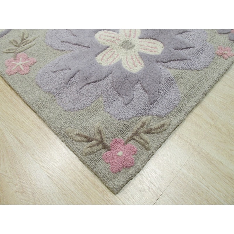 Hand-Tufted Wool Gray Transitional Animal Kid's Butterfly Rug - Whimsical Charm and Cozy Comfort
