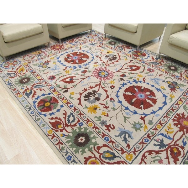 Shop Hand-tufted Wool Ivory Transitional Floral Suzani Rug ...